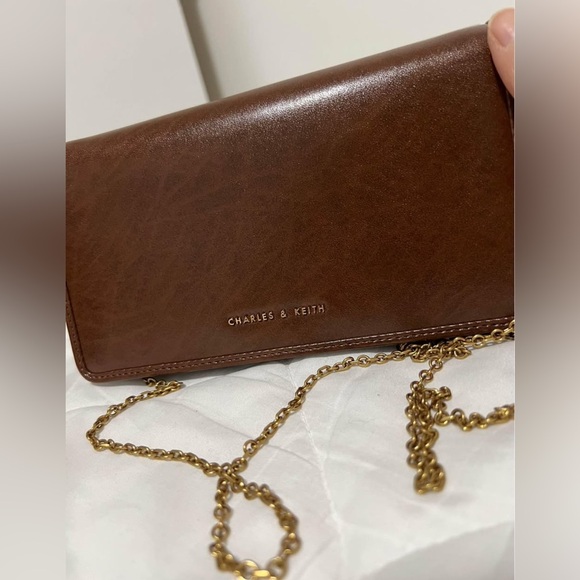 Charles & Keith timeless clutch/ cross body chain bag. Cones with dust bag& box. - Picture 6 of 7